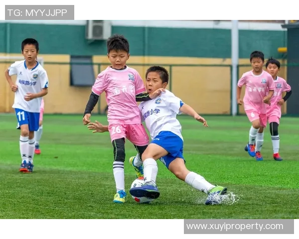 球星之子登场足球赛场 父子传承引发热议精彩比赛引关注